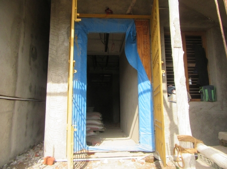 1) Li Id : 115 - House Entrance.JPG
